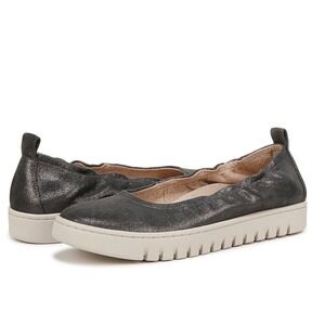 Vionic Uptown Leather Ballet Flat  Round Toe Slip On in Gray Size 6
